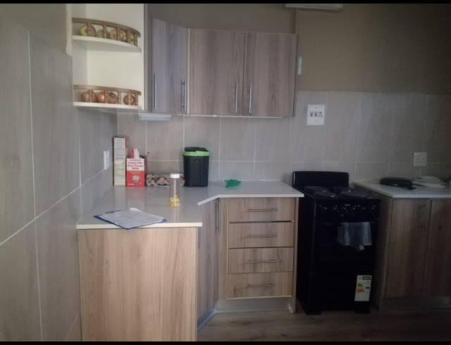 1 BEDROOM FLAT FOR SALE IN ESSENWOOD